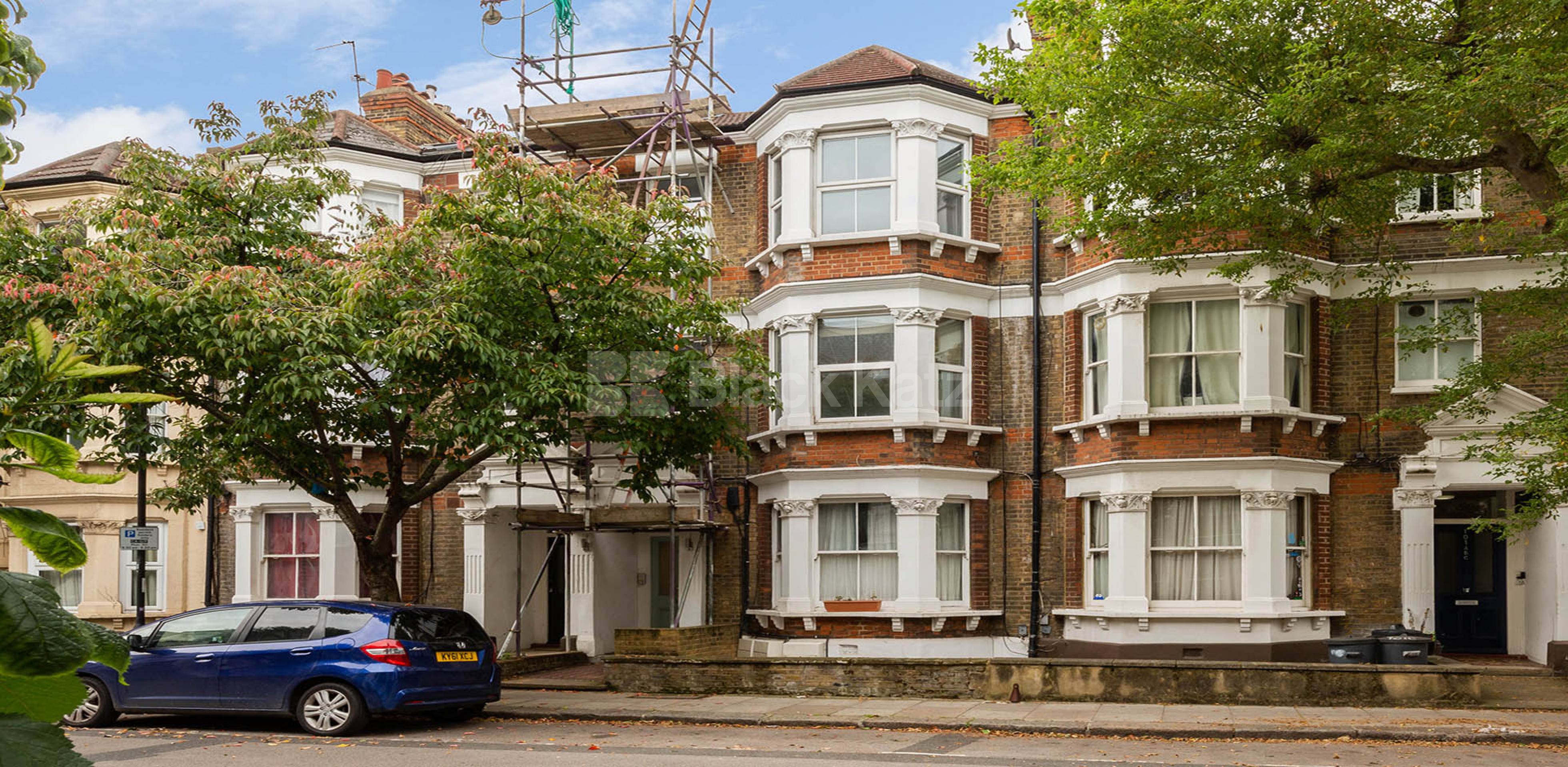 Spacious two bed with patio area in Camden minutes to tube and shops College Place, Camden NW1